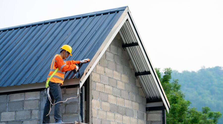 Expert top industrial roofings services in Buda, IL